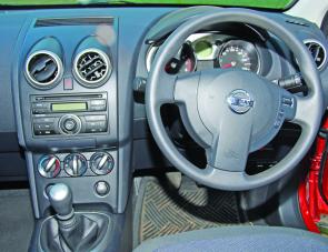The Dualis' steering wheel operated cruise control system plus instruments are on a neat binnacle ahead of the driver, which makes driving a pleasure.